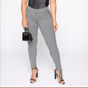 Fashionnova jeans size M